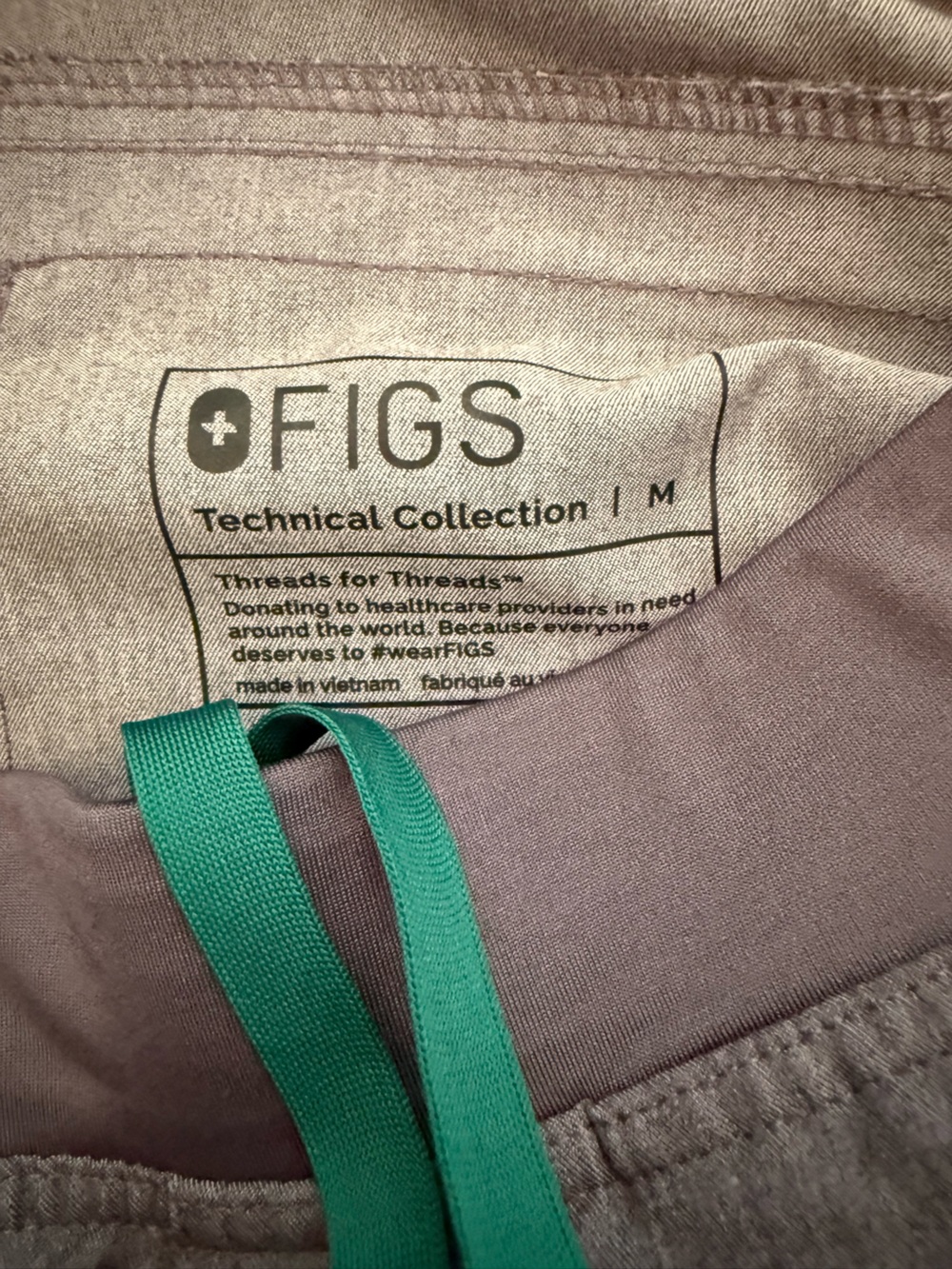 Men’s Figs Classic Scrub Set in Gray - Picture 6 of 6